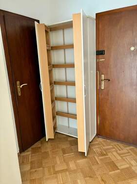 Schuhschrank - Etagenwohnung mit 65,60 m² in Bad Soden / Taunus zum Kaufen