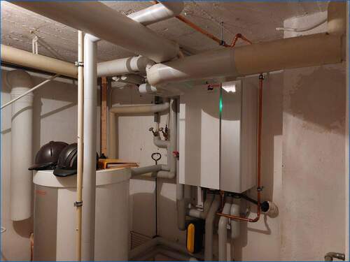 Heizraum Gas-Brennwertheizung - 