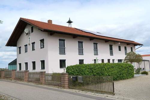 Bild1 - Exclusives Anwesen in idyllischer Weilerlage mit großzügigem Grundstück und vielseitigen Nutzungsmöglichkeiten nähe Vilsbiburg