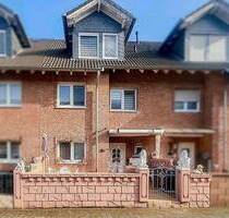 Viel Raum für Ihre Familie: Top gepflegtes Rheinmittelhaus im Kölner Norden.