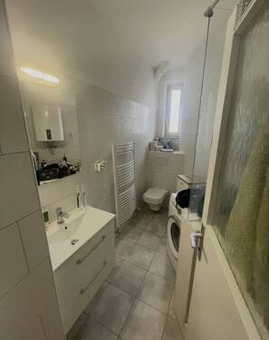 Badezimmer - 3 Zimmer Etagenwohnung zur Miete in Mannheim