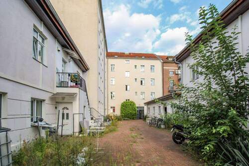 08. Innenhof mit Fahrradplatz - 2 Zimmer Etagenwohnung zum Kaufen in Berlin