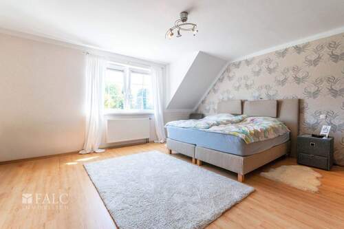 Schlafzimmer eins 1.OG - 