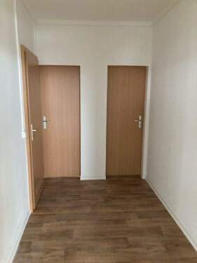 Flurbereich - 4 Zimmer Etagenwohnung zur Miete in Dessau-Roßlau