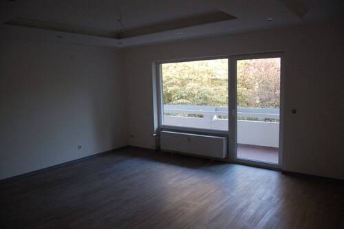 Wohnzimmer - 3 Zimmer Etagenwohnung zum Kaufen in Düsseldorf