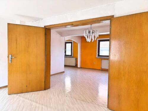 Freie Wohnung 1. OG - 