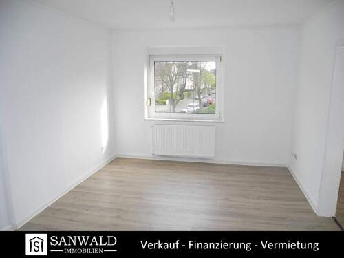Bild 1 - 2,5 Zimmer mit eigenem Garten und KFZ-Stellplatz