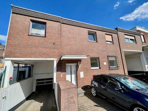 Hinterhaus und Zufahrt Tiefgarage - 