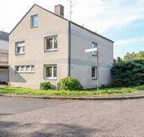 Einfamilienhaus mit Sanierungsbedarf in Toplage * 8 bis 9 Zimmer möglich * Doppelgarage * 2 Bäder * G-WC - Leverkusen Schlebusch