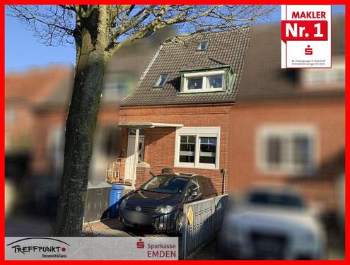 Vorderansicht mit Stellplatz - 4 Zimmer Reihenmittelhaus zum Kaufen in Emden
