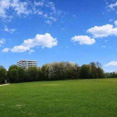 Haus Parkseite 1 - 4 Zimmer Etagenwohnung zum Kaufen in München