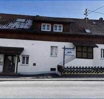 Neuer Preis - Schönes 2 Familienhaus mit Potential auf großem Grundstück und Doppelgarage - frei - Mühlingen / Zoznegg