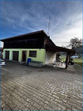 Nebengebäude - Mehrfamilienhaus, Wohnhaus mit 300,00 m&sup2; in Mühlingen / Zoznegg zum Kaufen