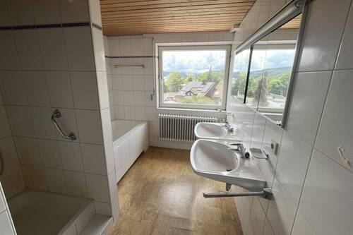 Bad im Dachgeschoss - 