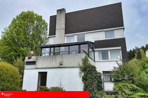 Außenansicht - Großzügiges 2-Familienhaus mit Einliegerwohnung in sehr ruhiger Wohnlage von Tuttlingen