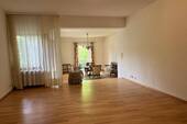 Wohnzimmer im Erdgeschoss - 