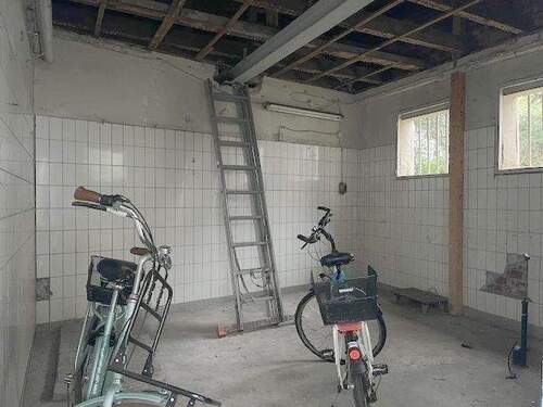 Fahrradraum im Anbau - Mehrfamilienhaus, Wohnhaus in Düsseldorf zum Kaufen