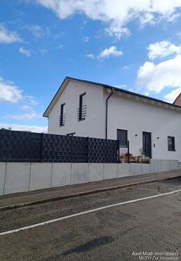 Blickgeschütztes Grundstück - Einfamilienhaus mit 140,60 m&sup2; in Sulzfeld zum Kaufen