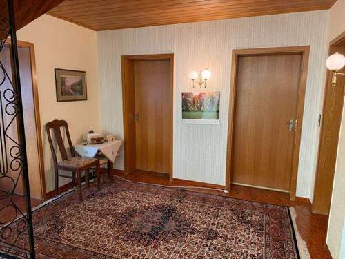 Großzügige Eingangsdiele - 