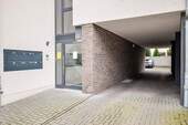 PKW Zufahrt - 4 Zimmer Etagenwohnung in Solingen