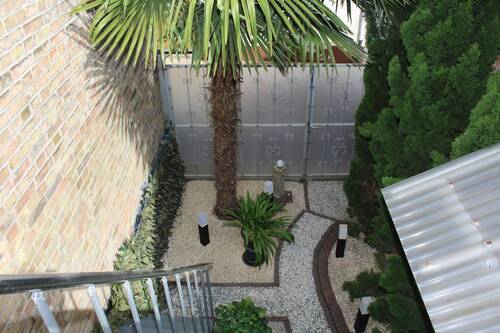 Blick von Terrasse in den Hof - 