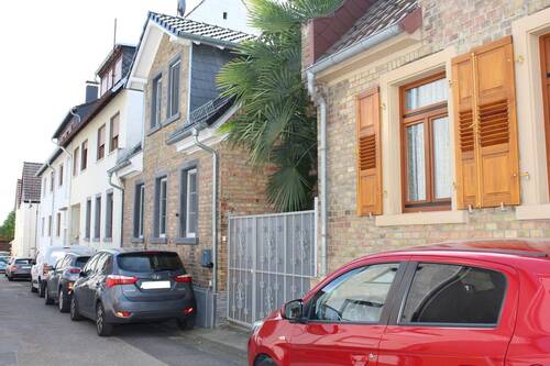 Außenansicht - Wunderschönes saniertes und renoviertes Einfamilienhaus in Bodenheim Aufstockung möglich