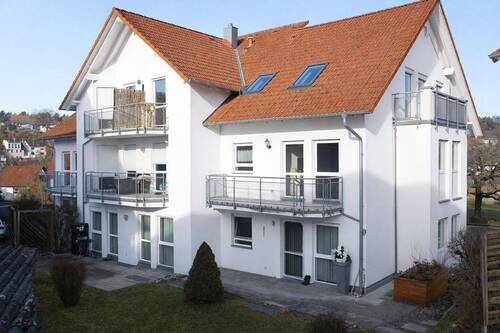 Ansicht_Süd.jpg - Frisch renovierte 3,5-Zimmer-Eigentumswohnung mit Balkon und Tiefgarage in Hechingen-Stein