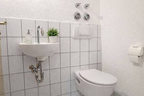 WC.jpg - 