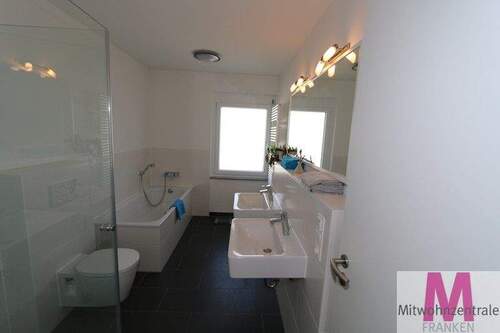  Bad - Mehrfamilienhaus, Wohnhaus mit 160,00 m² in Nürnberg zur Miete