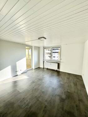 Wohnzimmer - 3 Zimmer Etagenwohnung zum Kaufen in Kaiserslautern