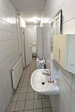 Mitarbeitertoiletten - 