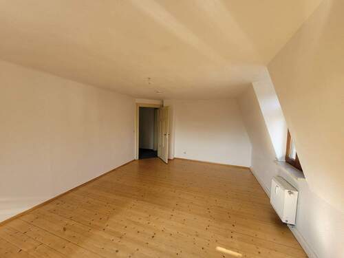 Wohnzimmer 2.jpg - 3 Zimmer Etagenwohnung zur Miete in Pirna