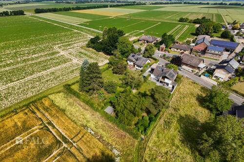 Freistehend und im Grünen - 6 Zimmer Einfamilienhaus in Jülich
