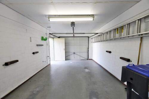 Garage - 