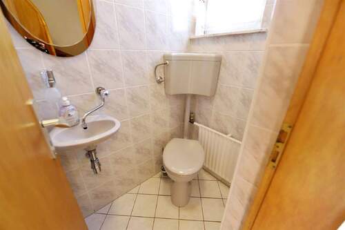 Gäste-WC - Doppelhaushälfte mit 99,10 m² in Lage zum Kaufen