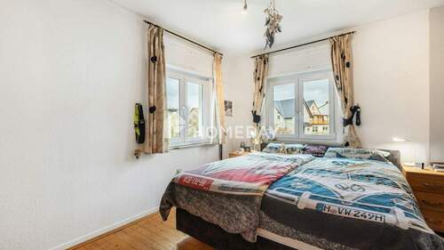 1. OG Schlafzimmer 1 2 - 