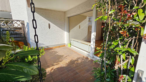 Terrasse seitlich - Etagenwohnung mit 52,60 m&sup2; in Bergisch Gladbach / Schildgen zum Kaufen