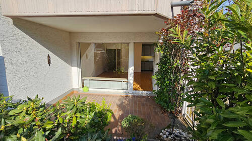 Terrasse vom Garten aus - 