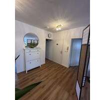 Provisionsfreie helle sanierte Wohnung mit Loggia und EBK - bezugsfrei ab April 2026! - Berlin Reinickendorf