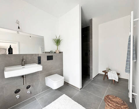 BAD 2. OG - 4 Zimmer Etagenwohnung in Hamburg