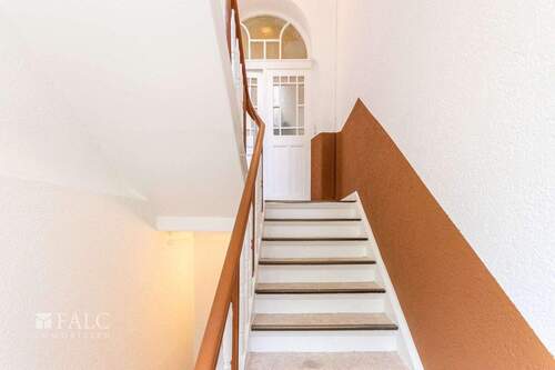 Treppenhaus - 3 Zimmer Etagenwohnung zum Kaufen in Krefeld