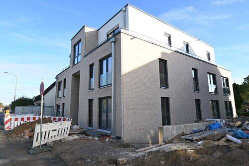 Außenansicht (2) - 4 Zimmer Etagenwohnung zum Kaufen in Langenfeld