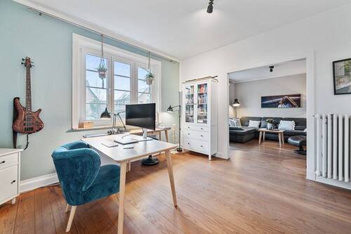 Großzügiges, auch trennbares Wohnzimmer - 