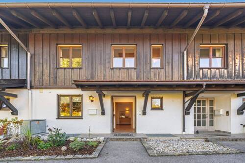 Hausansicht - 7 Zimmer Einfamilienhaus zum Kaufen in Lenggries