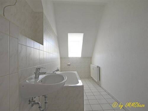 Bad mit Wanne - Etagenwohnung mit 63,00 m² in Frankenberg zur Miete