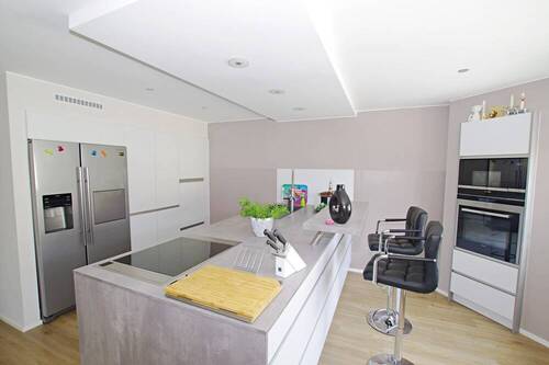 Bild 1 - Charmantes Zweifamilienhaus mit viel Platz und Traumgarten