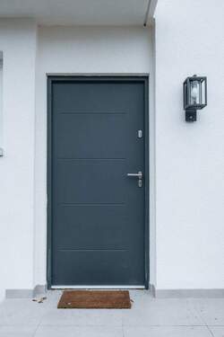 Eingangstür - 4 Zimmer Reihenmittelhaus in Braunschweig