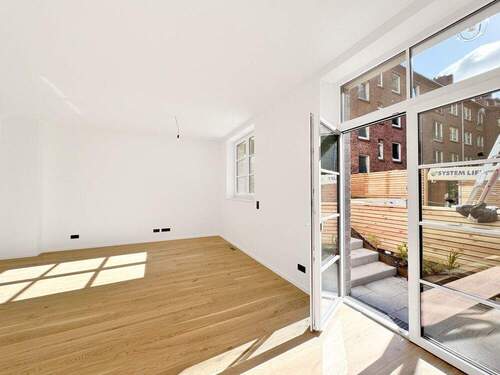 WOHNBEREICH / SÜD-/OSTTERRASSE - 