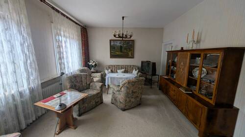 Wohnzimmer - Mehrfamilienhaus, Wohnhaus mit 489,00 m² in Bergen zum Kaufen