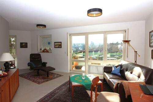 Wohnzimmer - Freundliche 3,5 Zimmer-Wohnung in ruhiger Randlage